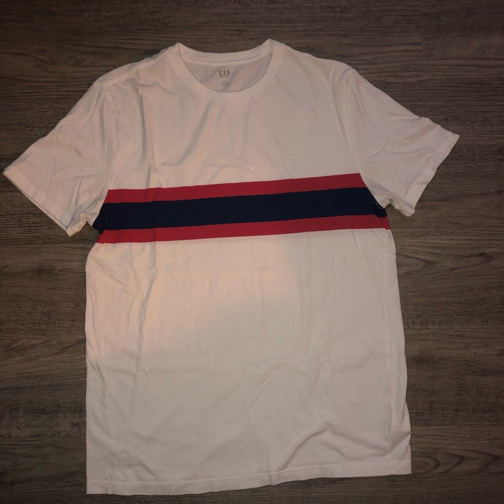 2 Gap T-shirts